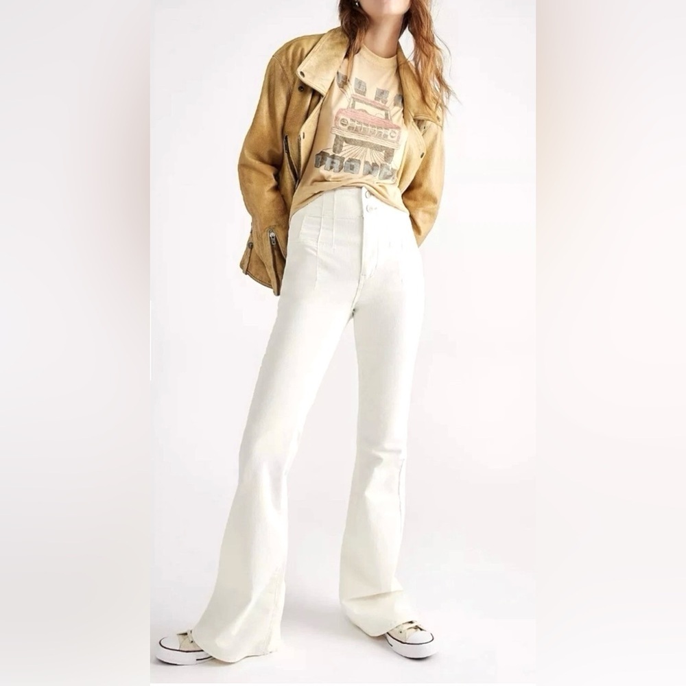 We The Free People Flare Jeans High Rise Stretch White Frayed Hem Size 31